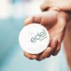 edelsnus cold aw minz menthol snus ohne tabak 14g 20mg nikotin in der hand