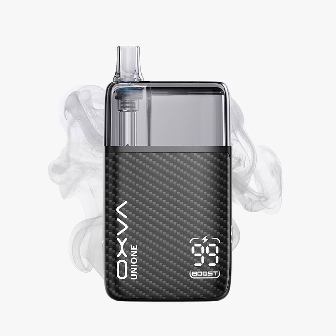 OXVA XLIM Pro Vape 20 mg in Schwarz mit Carbon-Optik, Pod-System mit Mundstück und Display auf weissem Hintergrund