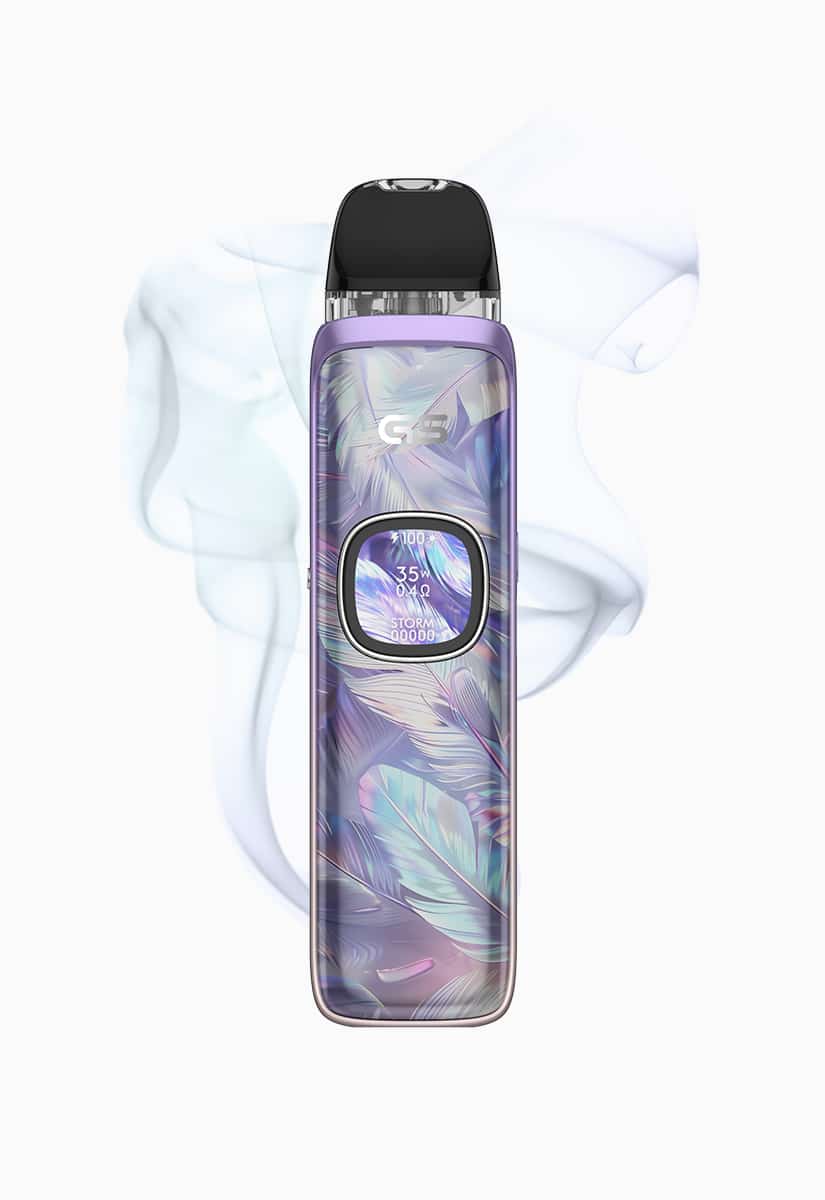 G5 Pod Vape in der Variante Storm, 20 mg Nikotin, schimmerndes violett-blaues Feder-Design mit Display auf weissem Hintergrund