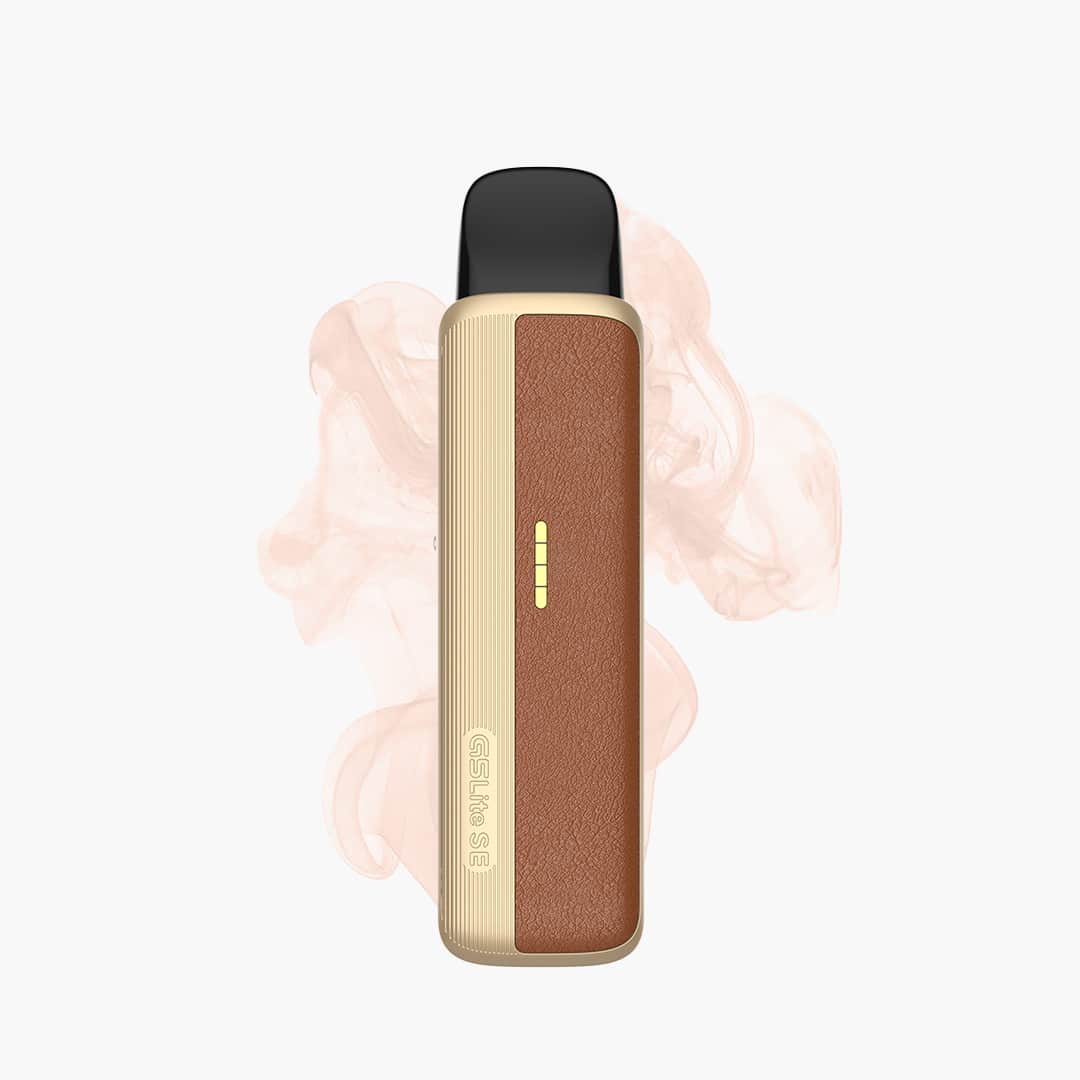 GSLite S8 Pod Vape in Braun und Gold mit Lederoptik, 20 mg Nikotin, freigestellt mit dezenter Dampf-Optik im Hintergrund