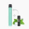 ELFBAR 600 Vape in Mintgrün mit ELFBAR Menthol Pod 20 mg, daneben Minzblätter und Eiswürfel auf weissem Hintergrund