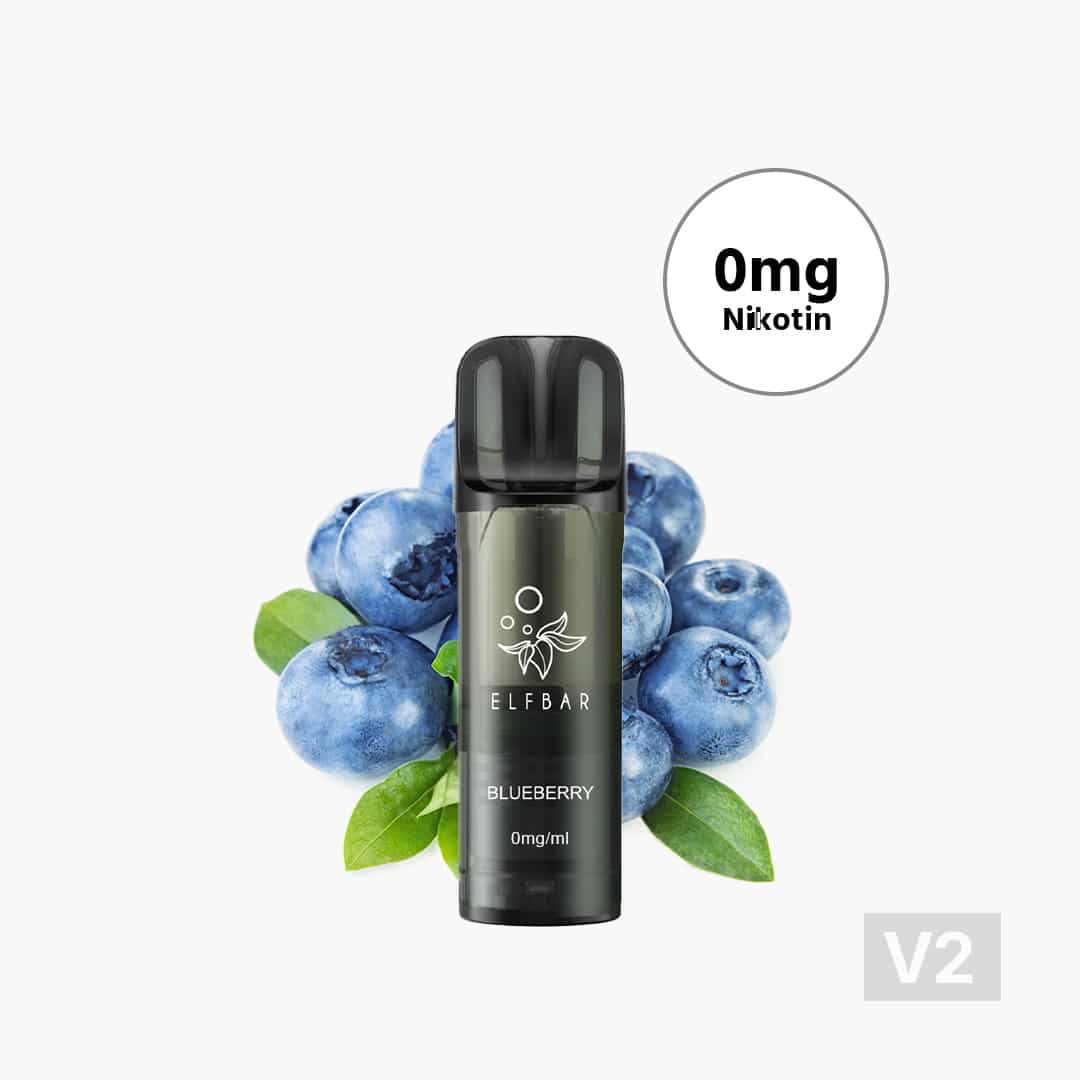 ELFBAR Pod Blueberry V2 mit 0 mg Nikotin, schwarzes Gerät vor Blaubeeren auf weissem Hintergrund