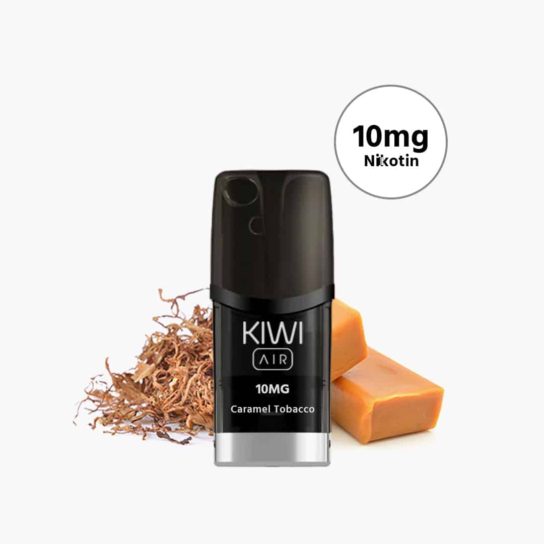 KIWI AIR Pod Caramel Tobacco mit 10 mg Nikotin, schwarzer Pod vor Tabak und Karamellwürfeln auf weissem Hintergrund